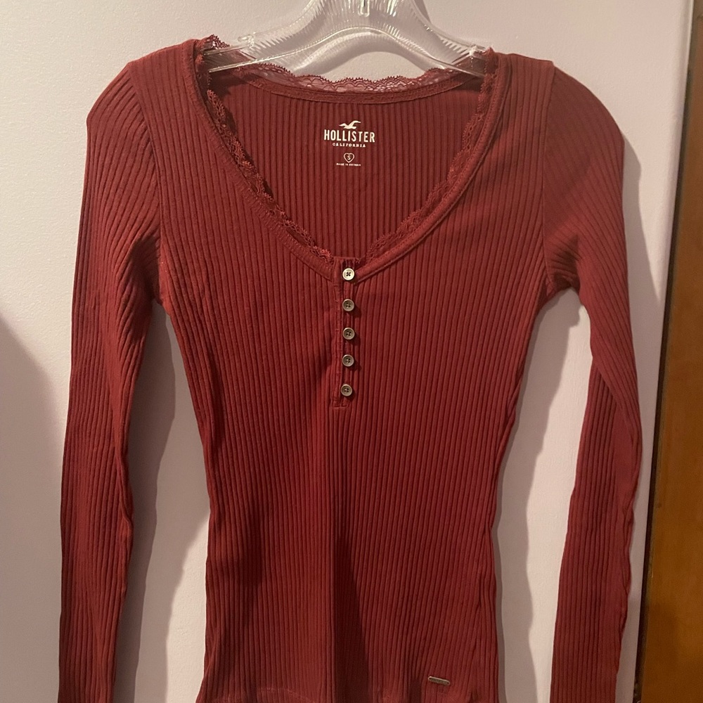 HOLLISTER HENLEY TOP